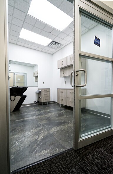 6501 Grape Rd, Mishawaka, IN à louer - Photo intérieure - Image 1 de 9