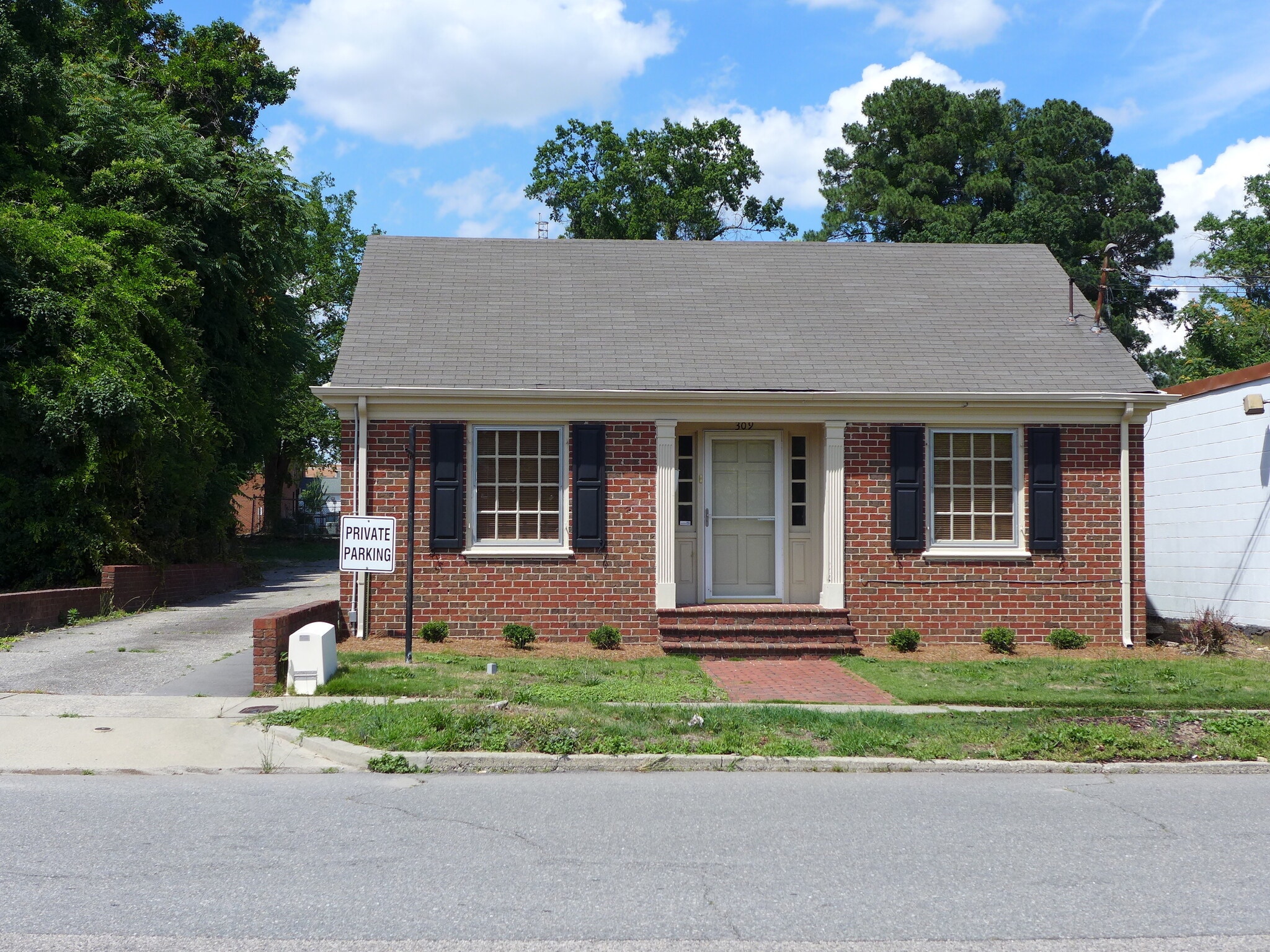 309 E Walnut St, Goldsboro, NC à louer Photo du bâtiment- Image 1 de 2