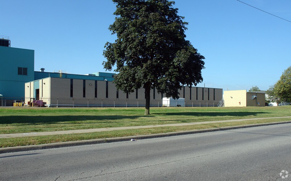 1467 W Alexis Rd, Toledo, OH à vendre - Photo du bâtiment - Image 1 de 8