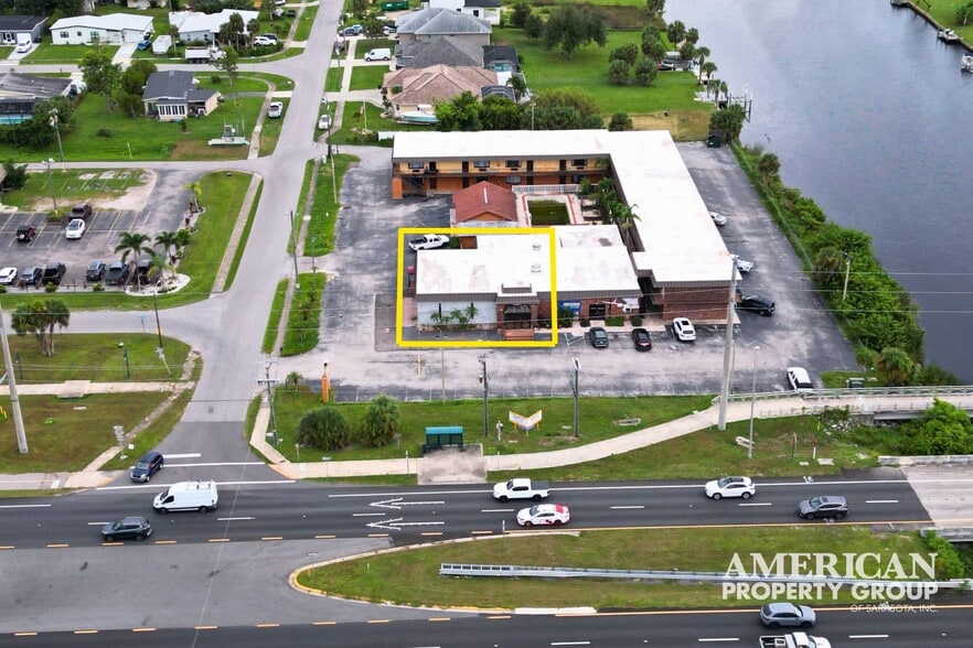 14000 Tamiami Trl, North Port, FL for lease - Building Photo - Image 1 of 8