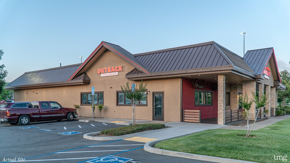 910 Dana Dr, Redding, CA à vendre - Photo du bâtiment - Image 2 de 12