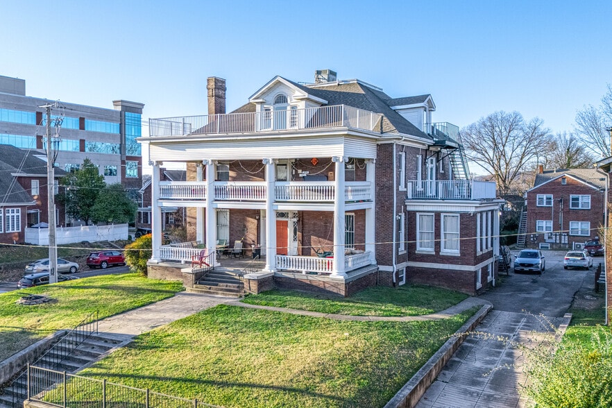1733 W Clinch Ave, Knoxville, TN à vendre - Photo du bâtiment - Image 1 de 33
