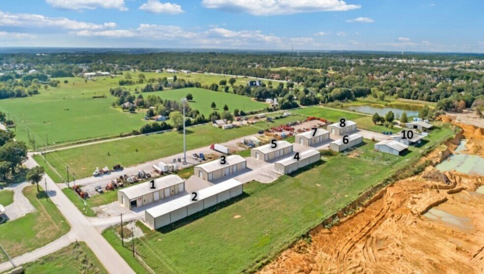 9053 Ike Byrom Rd, Cross Roads, TX à louer - Photo du bâtiment - Image 2 de 2