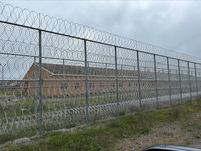 N5705 Ojibway Rd, Marenisco, MI à vendre - Photo du bâtiment - Image 3 de 12