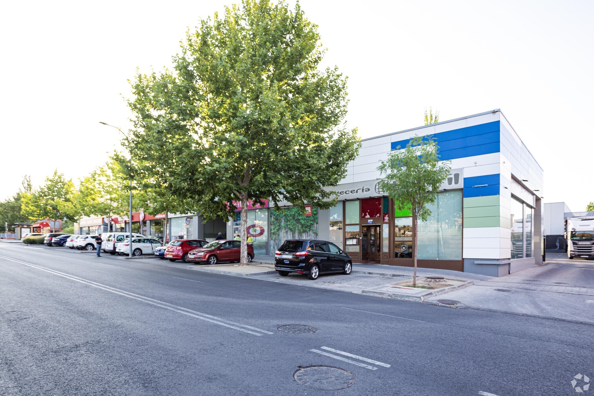 Retail in Arroyomolinos, Madrid for lease Primary Photo- Image 1 of 2