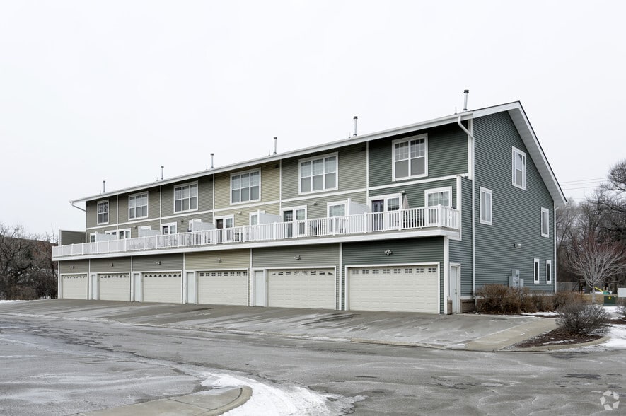 24-46 97th Ave NW, Coon Rapids, MN for sale - Building Photo - Image 3 of 6