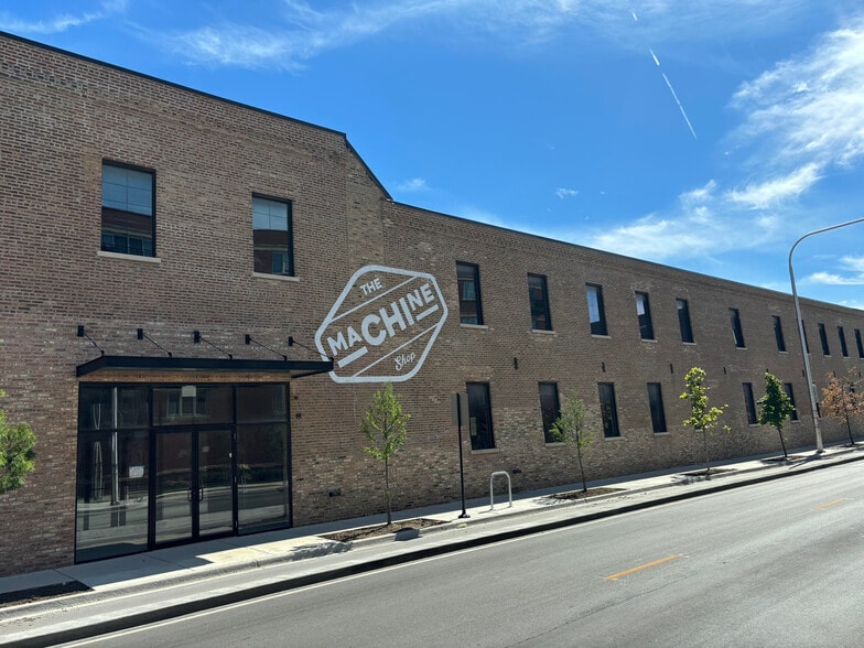 2145 W Grand Ave, Chicago, IL for lease - Building Photo - Image 1 of 26