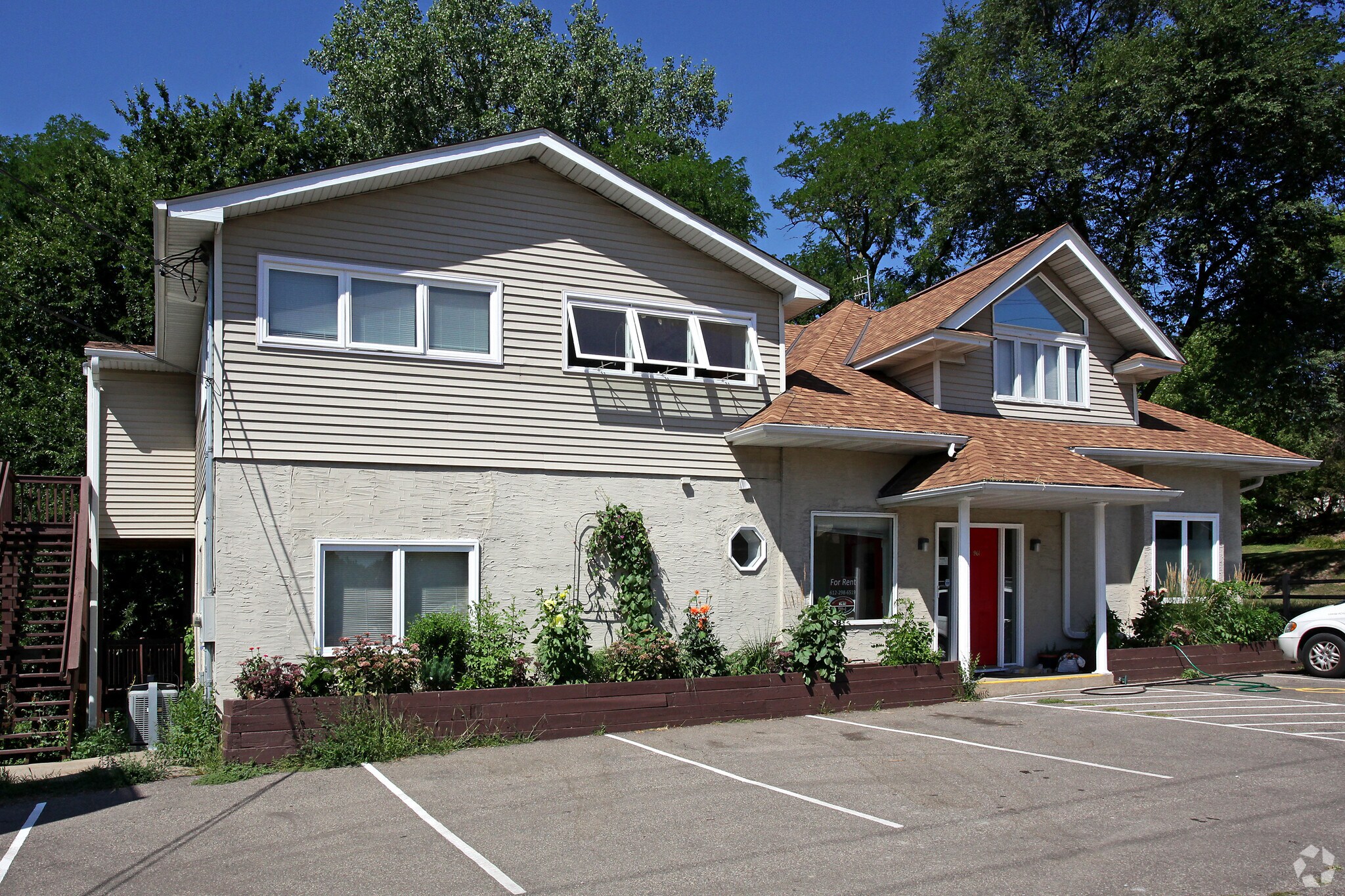 1961 Rice St, Roseville, MN for lease Primary Photo- Image 1 of 10