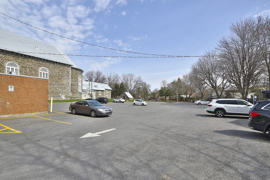 159-165 Ch De Saint-Jean, La Prairie, QC à louer - Photo du bâtiment - Image 2 de 14