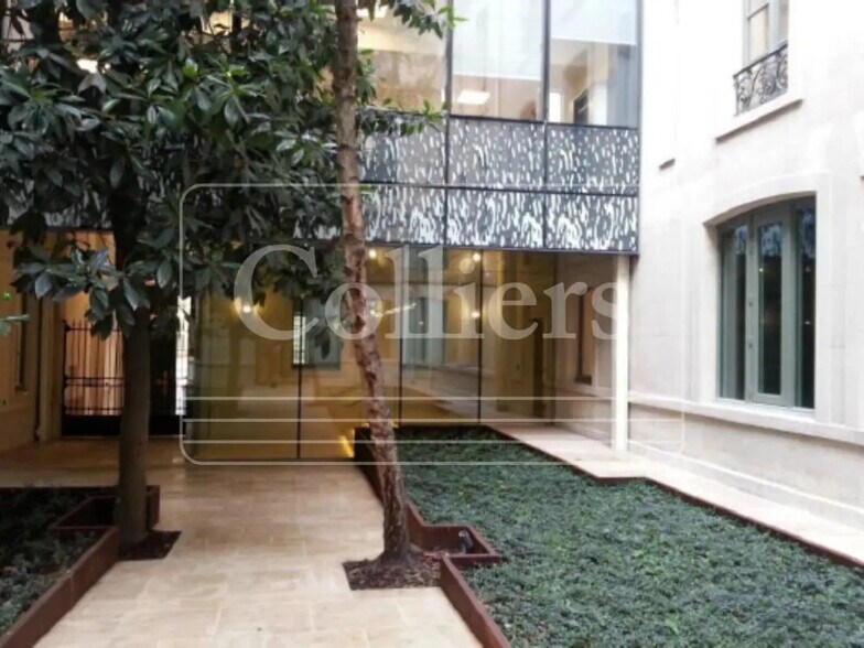 25 Rue Pasquier, Paris à louer - Photo du bâtiment - Image 3 de 13