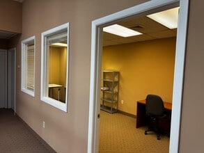 456 US Highway 22 W, Readington, NJ à louer Photo intérieure- Image 2 de 4