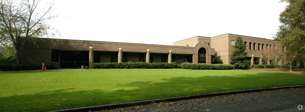 144 Industrial Dr, Birmingham, AL for lease - Primary Photo - Image 1 of 21