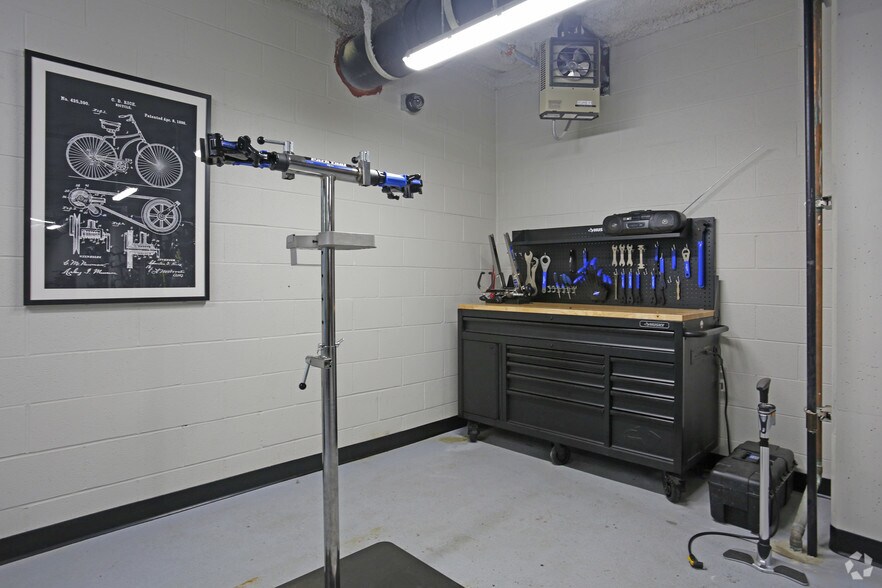 801 S Financial Pl, Chicago, IL à louer - Photo intérieure - Image 3 de 77