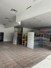 46346-46370 Dequindre Rd, Shelby Township, MI à louer Photo intérieure- Image 1 de 2