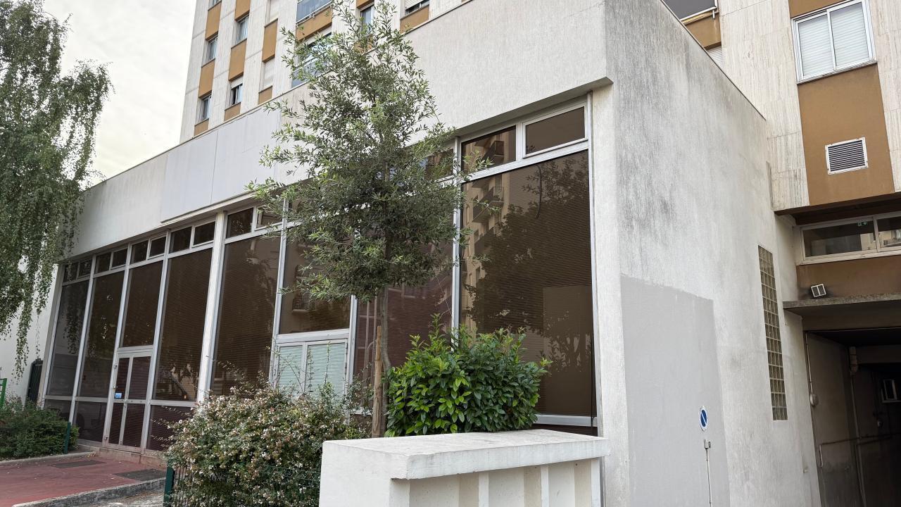 Immeuble residentiel dans Montrouge à vendre Photo du bâtiment- Image 1 de 10