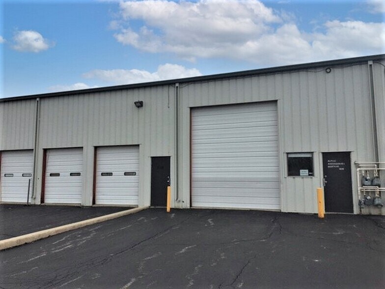 9203 S Trinity Dr, Lake In The Hills, IL à louer - Photo du bâtiment - Image 3 de 7