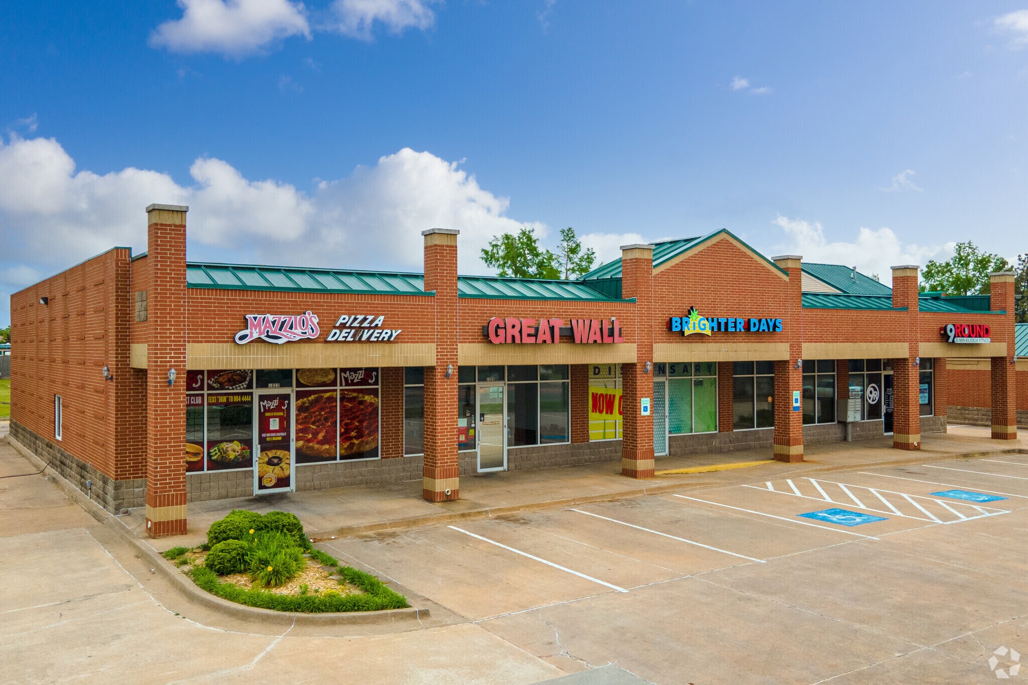 1010-1022 N Santa Fe St, Edmond, OK for lease Building Photo- Image 1 of 5