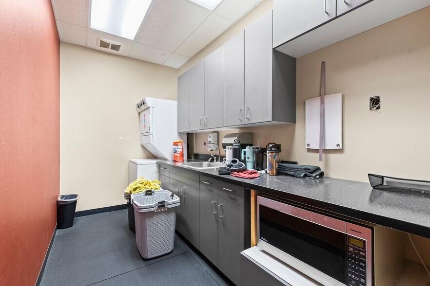 2500 Business Ln, Yakima, WA à louer - Photo du bâtiment - Image 2 de 14