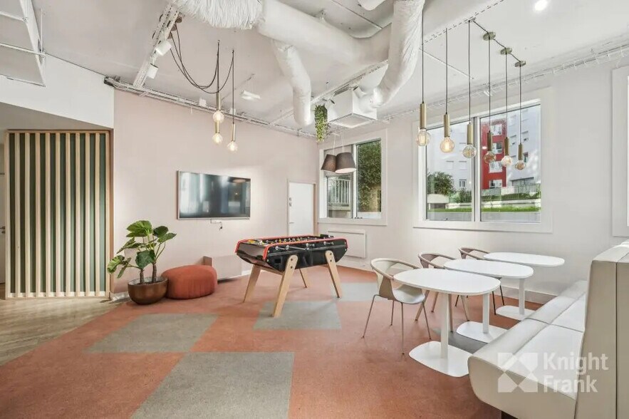 1 Place Victor Hugo, Courbevoie à louer - Photo du bâtiment - Image 3 de 16