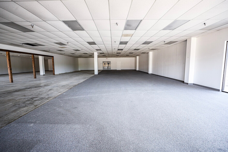 385 Outlet Ave, Eddyville, KY for lease - Building Photo - Image 2 of 36