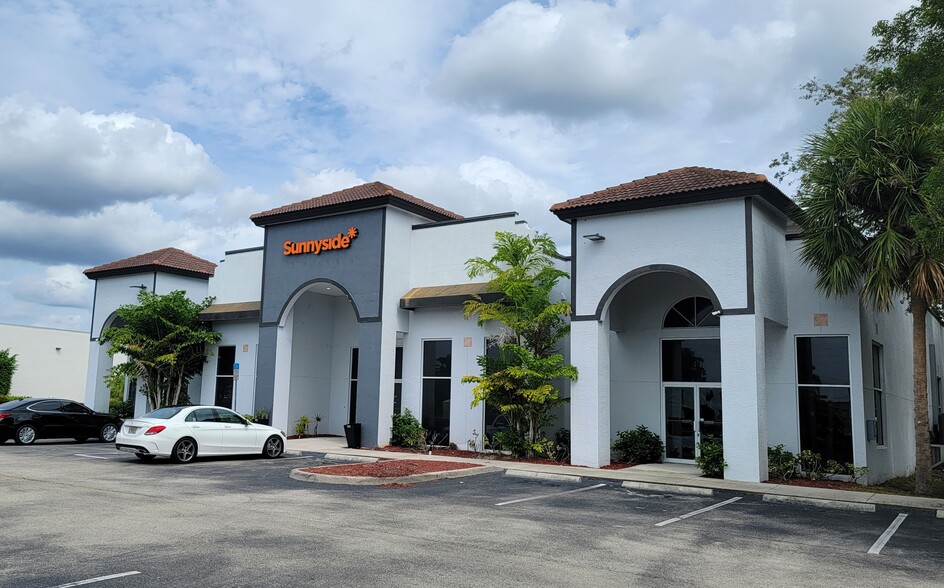 28500 Bonita Crossings Blvd, Bonita Springs, FL for lease - Building Photo - Image 1 of 4