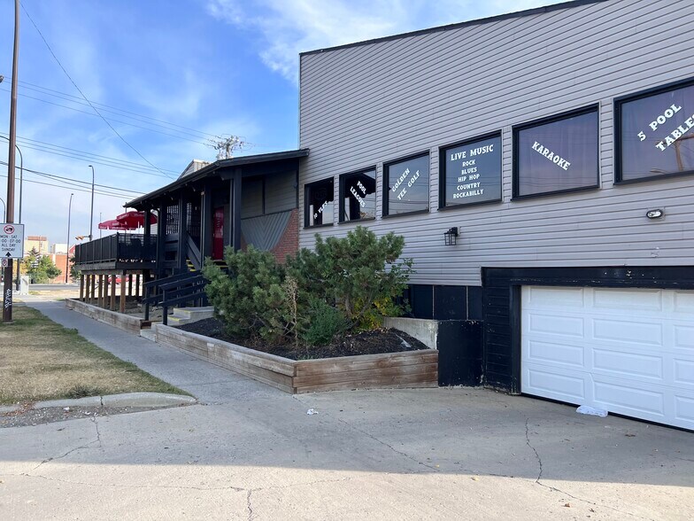 1814 36th St SE, Calgary, AB à vendre - Photo du bâtiment - Image 1 de 8