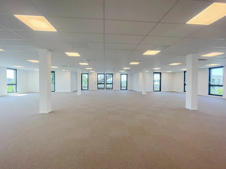 Office in Aix-en-Provence for lease - Interior Photo - Image 2 of 7