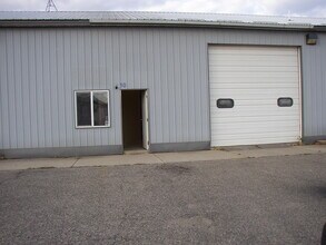 945 5th Ave SE, Hutchinson, MN for lease Interior Photo- Image 1 of 8