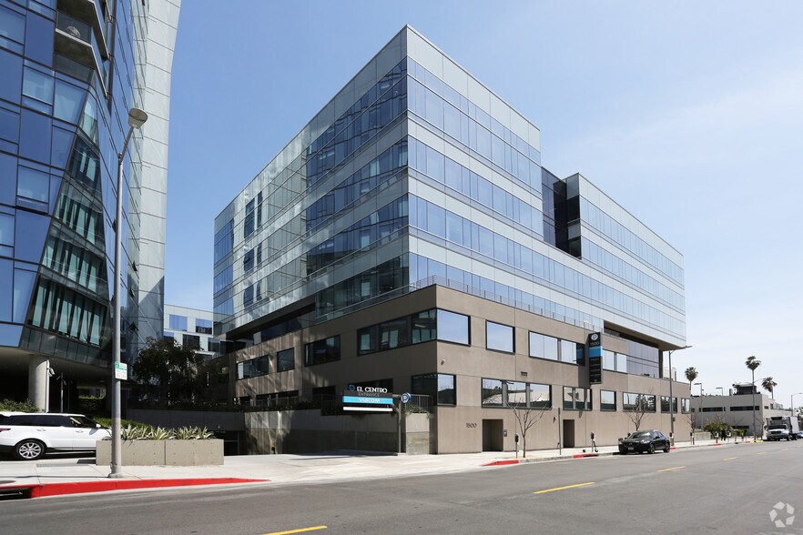 1500 N El Centro Ave, Los Angeles, CA à louer - Photo du bâtiment - Image 3 de 8