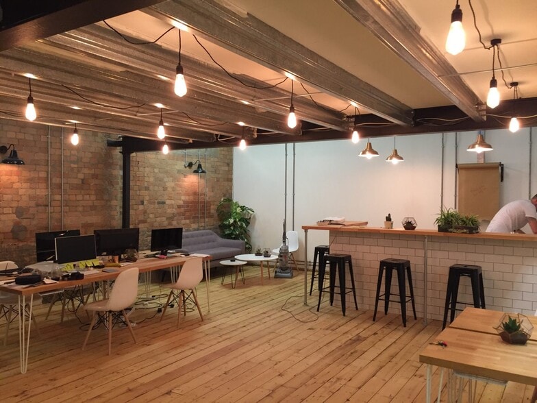 Bath Rd, Bristol for sale - Interior Photo - Image 2 of 16