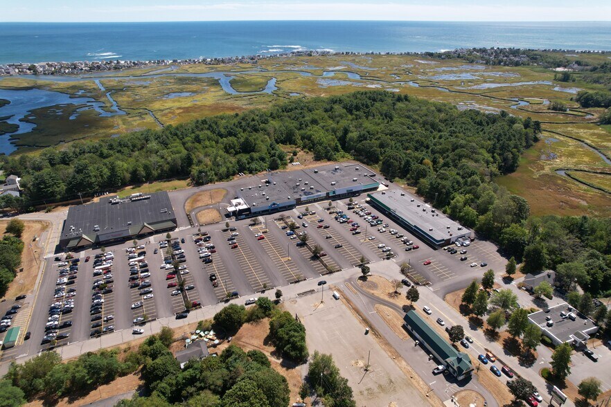 40-75 Wells Plz, Wells, ME à louer - Photo du bâtiment - Image 1 de 8