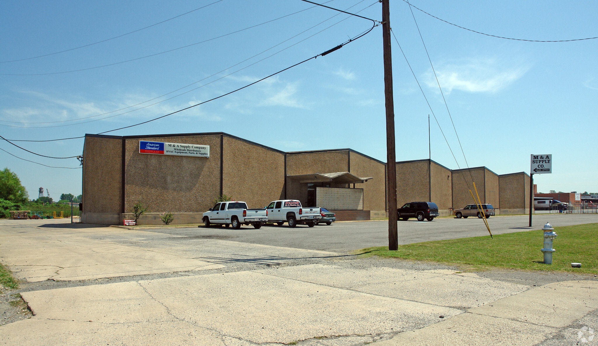 2000 E Roosevelt Rd, Little Rock, AR for lease Primary Photo- Image 1 of 10