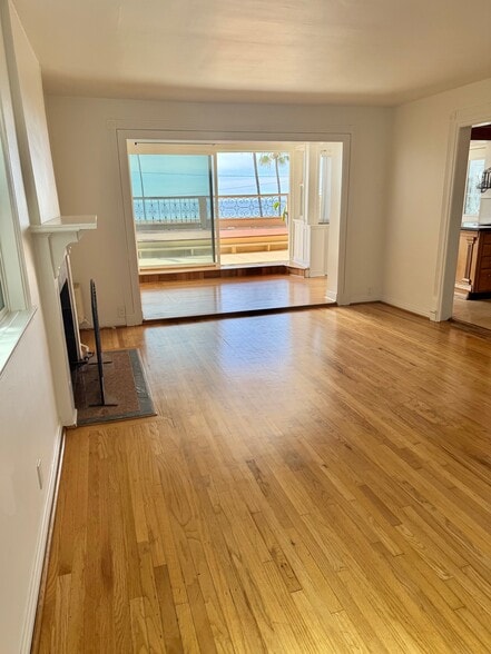 653 Ramona Ave - Office/Live-Work, Laguna Beach, CA for lease - Building Photo - Image 3 of 23