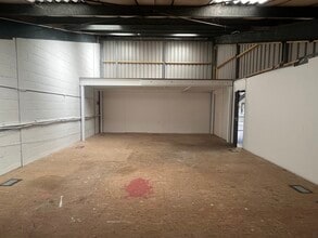 Folders Ln E, Hassocks for lease Interior Photo- Image 2 of 7