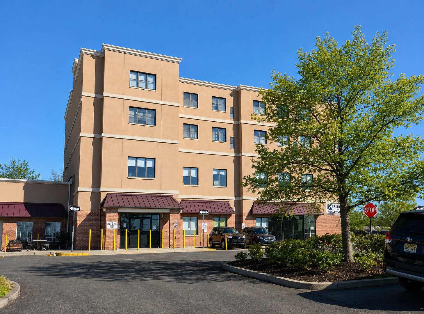 1672 N Olden Avenue Ext, Ewing, NJ à vendre Photo principale- Image 1 de 4