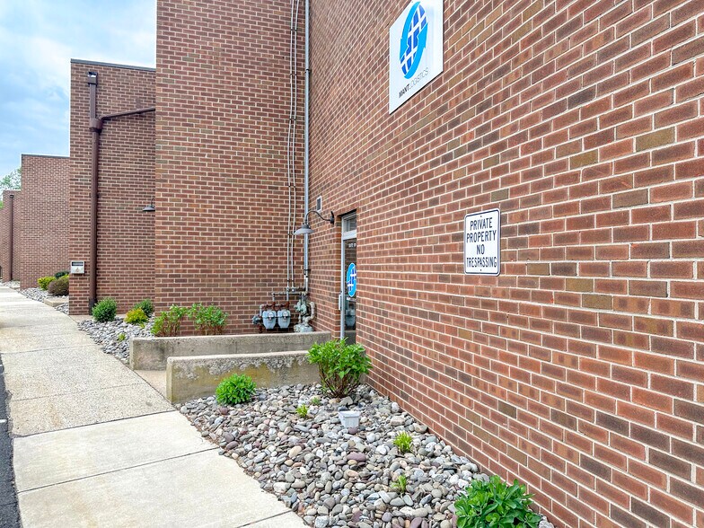 1300 Industrial Blvd, Southampton, PA à louer - Photo du bâtiment - Image 2 de 13