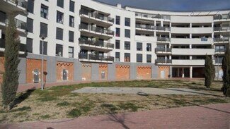 Plus de détails pour Multi-résidentiel à vendre