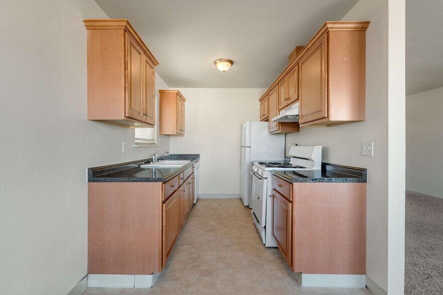674 Laine St, Monterey, CA à vendre - Photo intérieure - Image 3 de 8