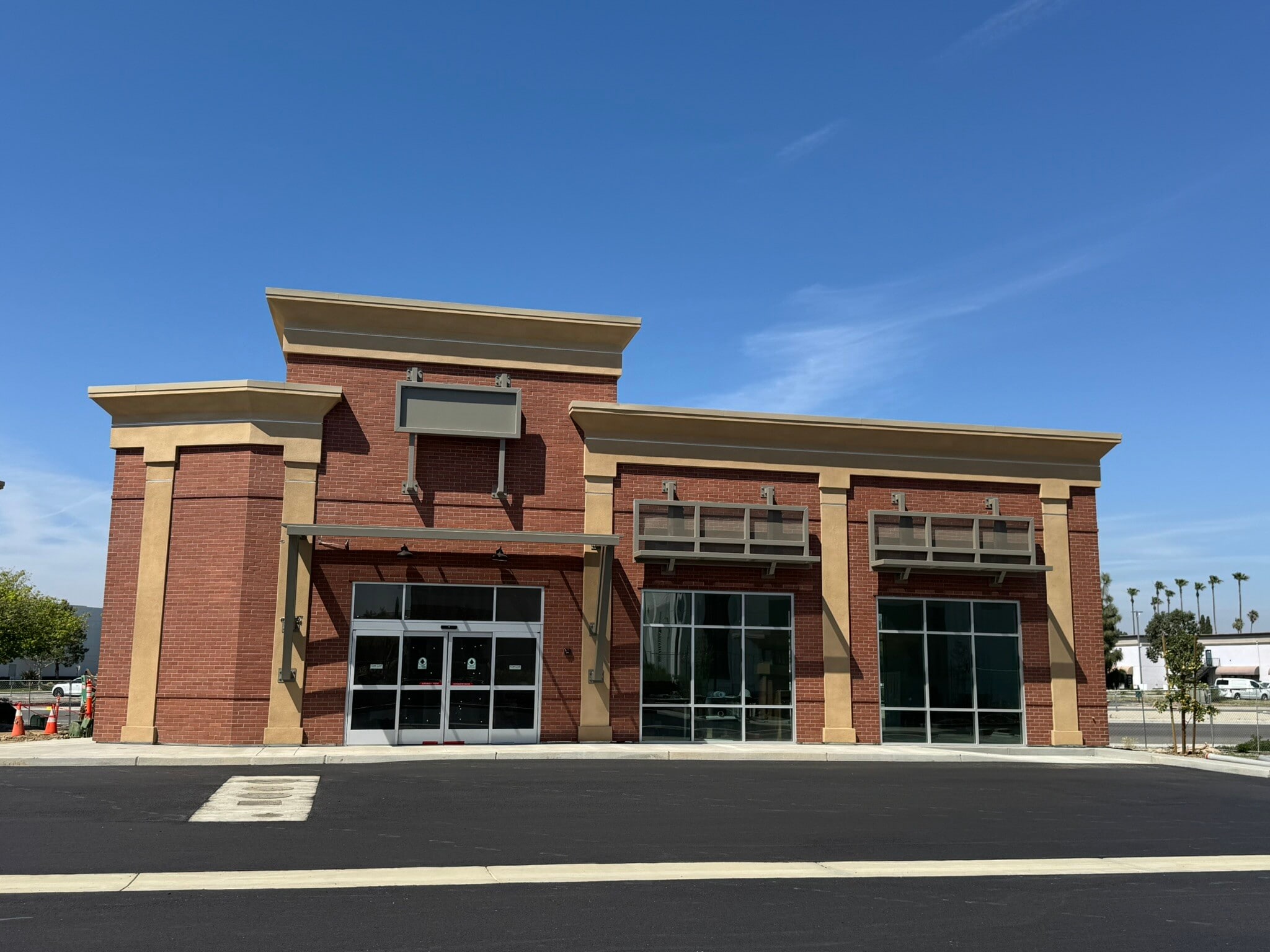 1598 Magnolia Ave, Corona, CA for lease Primary Photo- Image 1 of 2