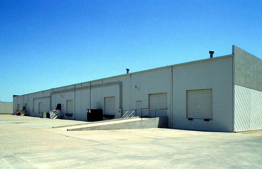 1725 Hurd Dr, Irving, TX à louer - Autre - Image 2 de 2