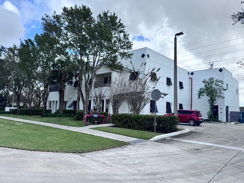 3180 Fairlane Farms Rd, Wellington, FL for lease - Building Photo - Image 2 of 2