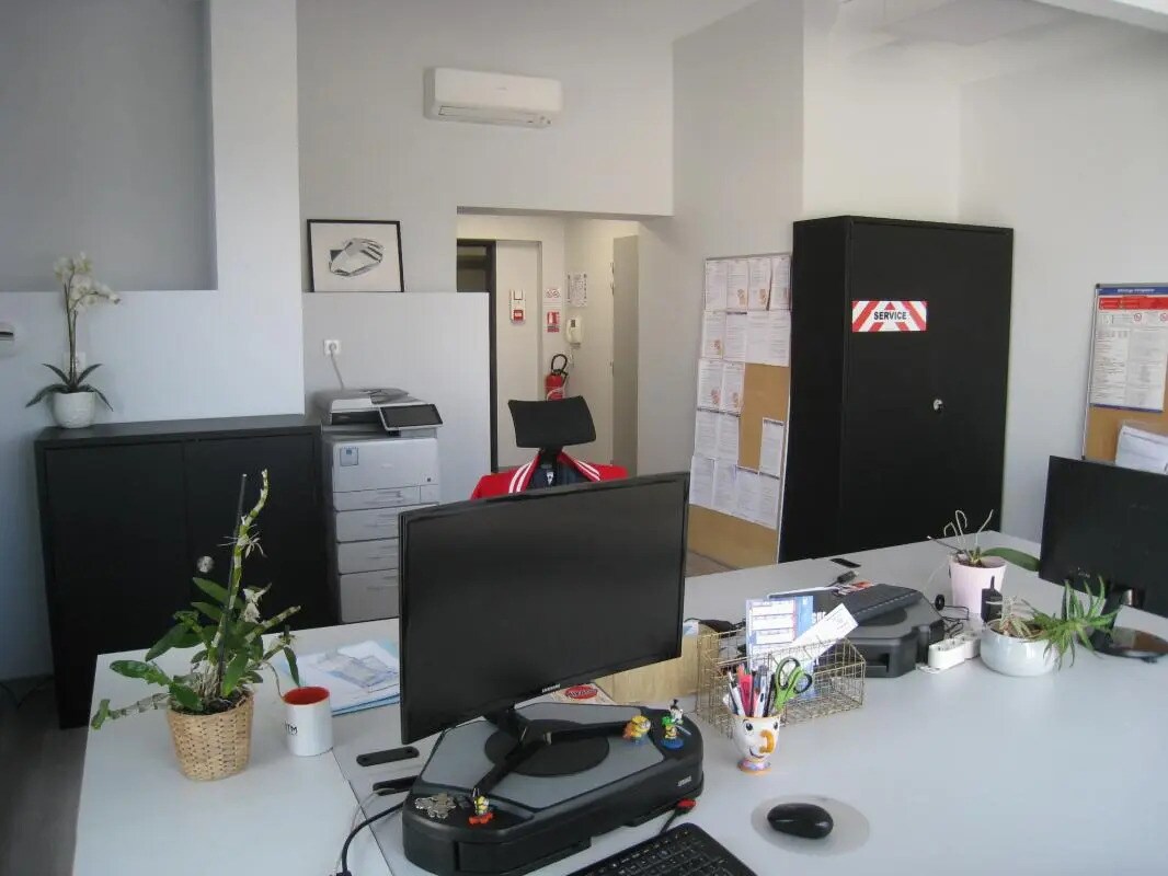 Bureau dans Aubagne à louer Photo du bâtiment- Image 1 de 6