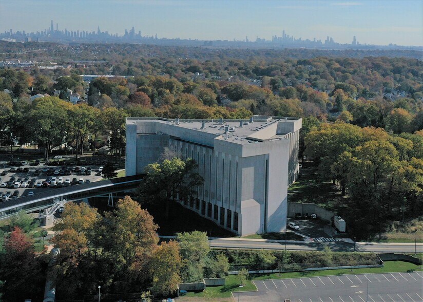 111 Ideation Way, Nutley, NJ à louer - Photo du bâtiment - Image 2 de 2