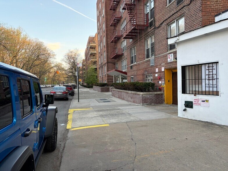 6543 Broadway, Bronx, NY à louer - Photo du bâtiment - Image 2 de 9