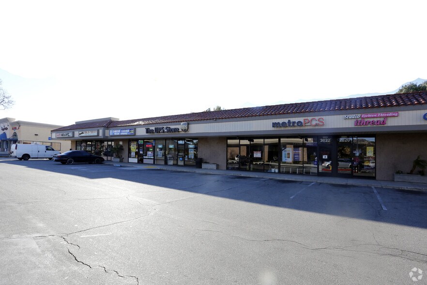 2720-2836 Cochran St, Simi Valley, CA à louer - Photo du bâtiment - Image 2 de 8