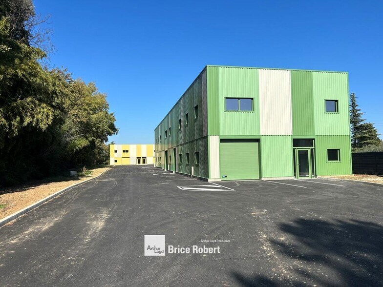 Flex in Saint Genis Laval for lease - Building Photo - Image 1 of 6