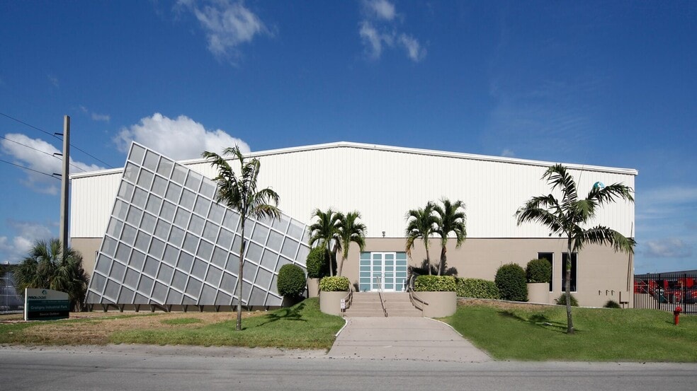 11400 NW 32nd Ave, Miami, FL for lease - Building Photo - Image 2 of 10