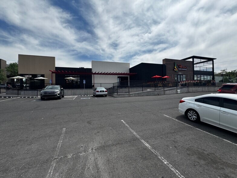 2500 Yale Blvd SE, Albuquerque, NM à louer - Photo du bâtiment - Image 3 de 14