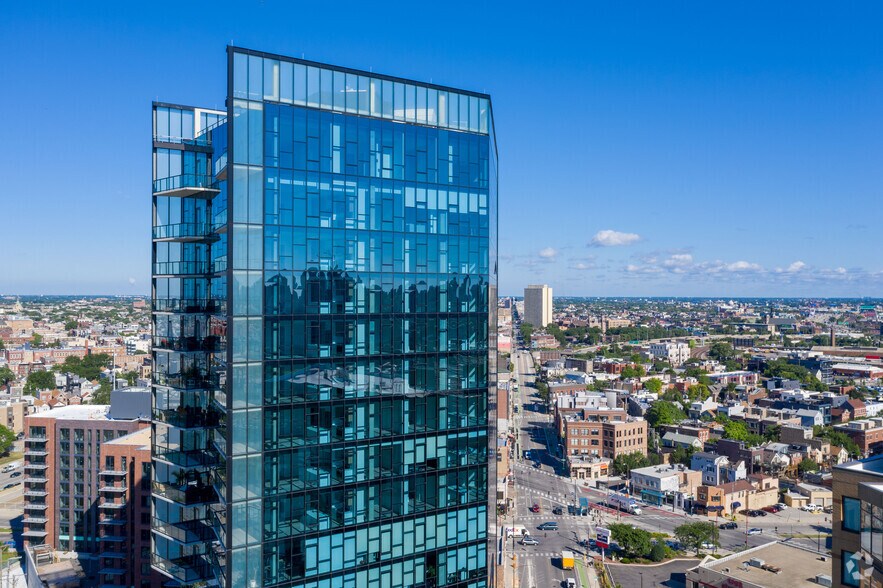 730 N Milwaukee Ave, Chicago, IL à louer - Photo du bâtiment - Image 3 de 72