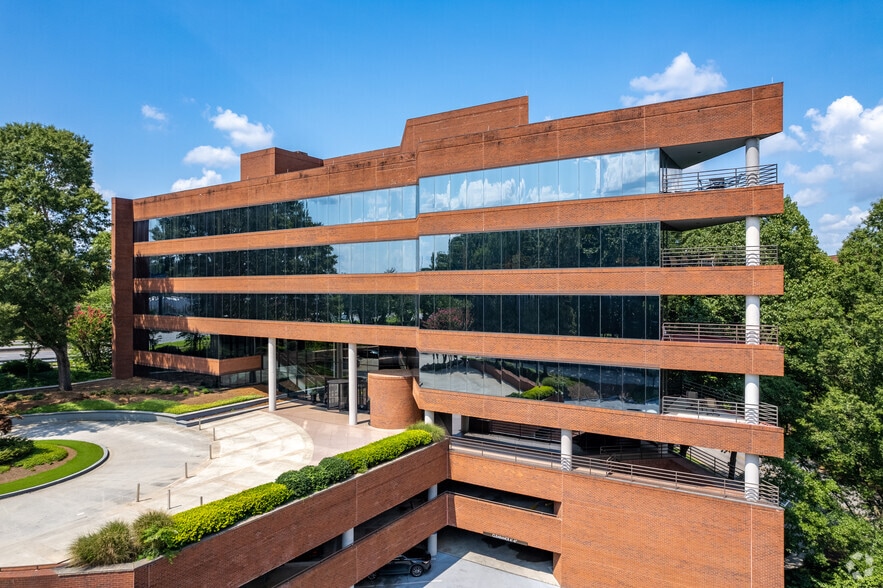 3091 Governors Lake Dr, Peachtree Corners, GA for lease - Building Photo - Image 1 of 19